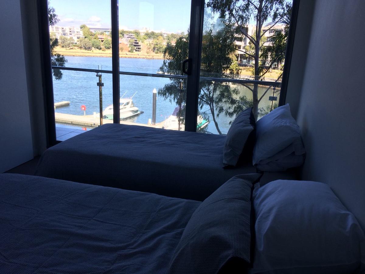 Marina View Apartment On The Maribyrnong River, Melbourne Exterior photo