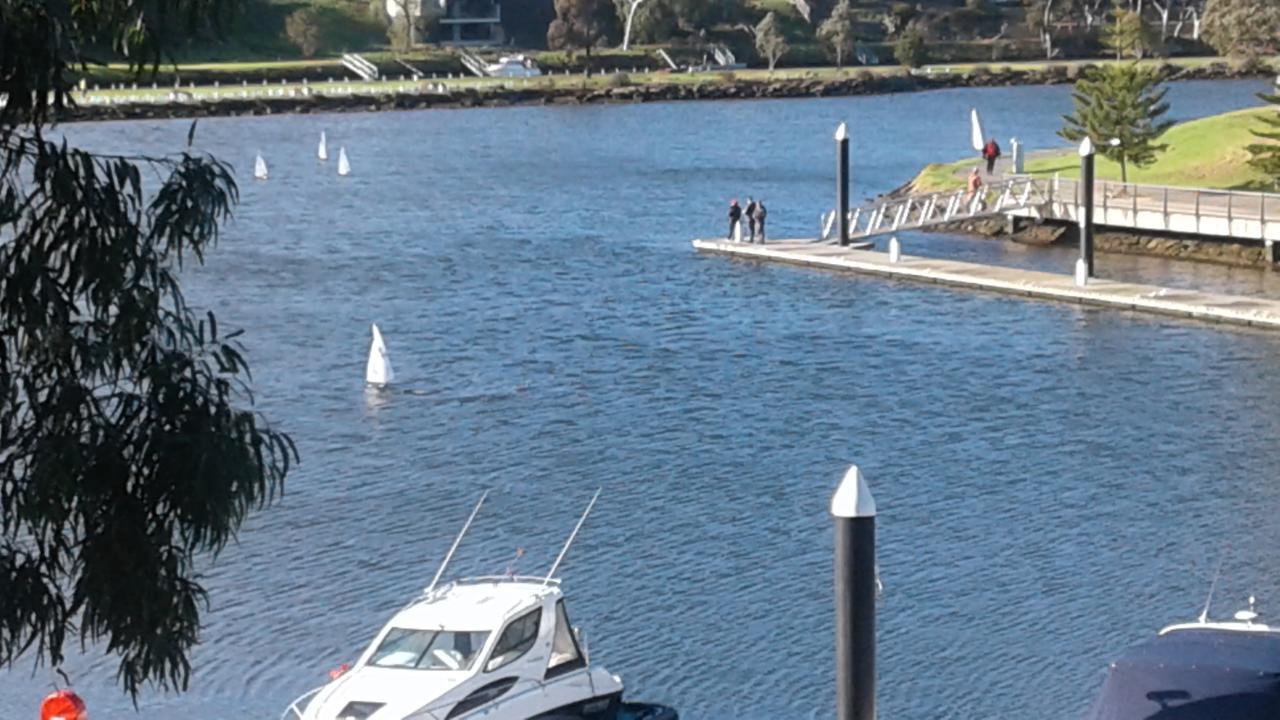 Marina View Apartment On The Maribyrnong River, Melbourne Exterior photo
